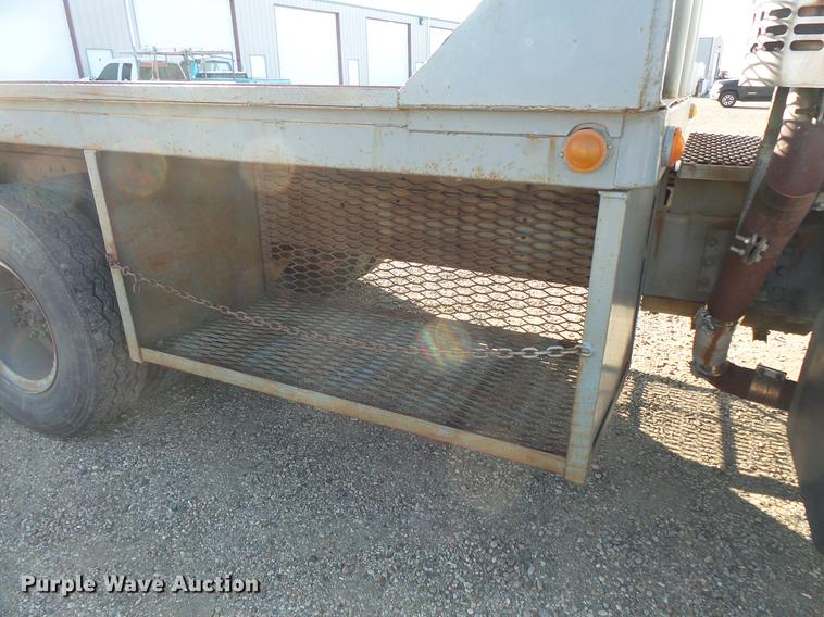 image for item DV9517 1979 GMC Brigadier flatbed truck