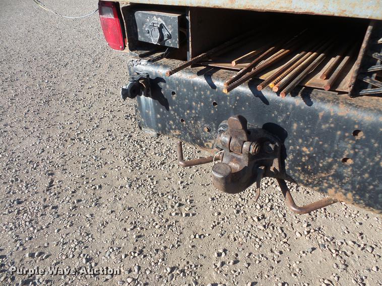 image for item DV9517 1979 GMC Brigadier flatbed truck