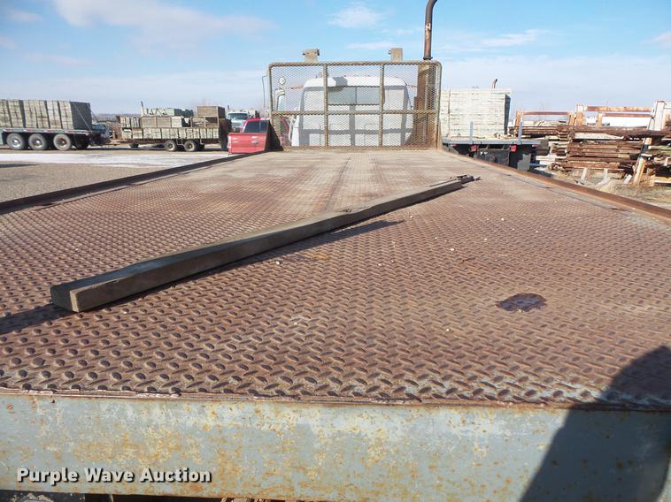 image for item DV9517 1979 GMC Brigadier flatbed truck