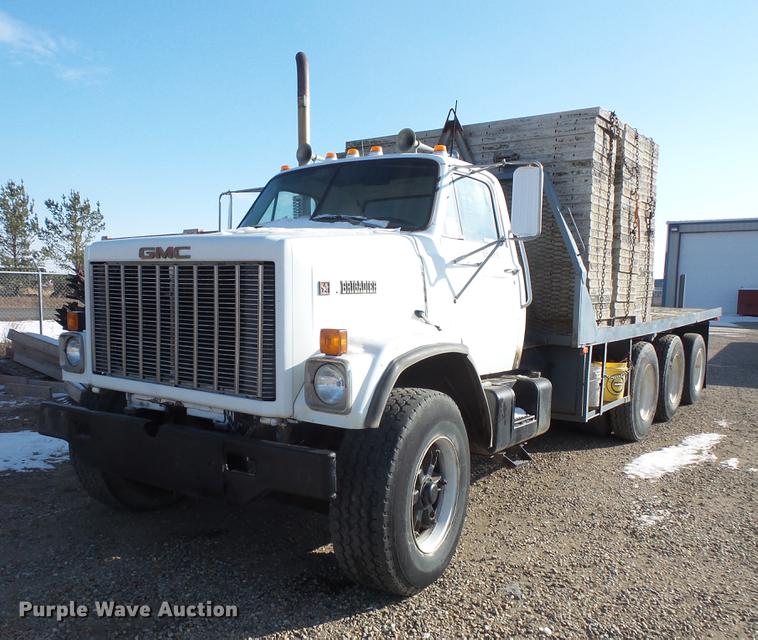 image for item DV9518 1984 GMC Brigadier flatbed truck