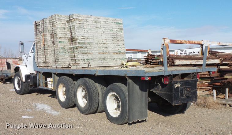 image for item DV9518 1984 GMC Brigadier flatbed truck