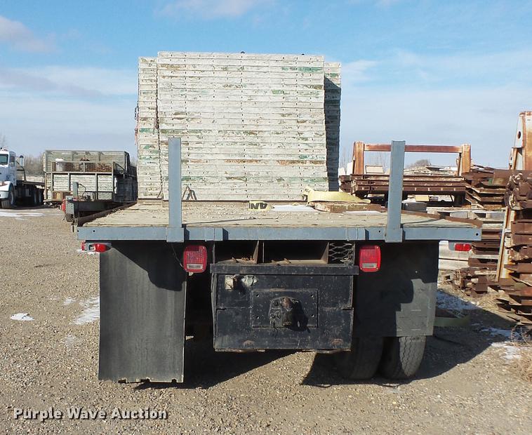 image for item DV9518 1984 GMC Brigadier flatbed truck