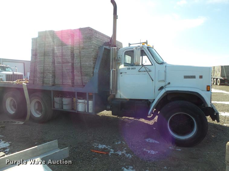 image for item DV9518 1984 GMC Brigadier flatbed truck