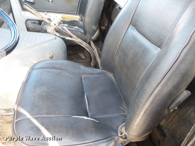 image for item DV9518 1984 GMC Brigadier flatbed truck