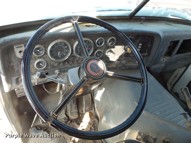 image for item DV9518 1984 GMC Brigadier flatbed truck