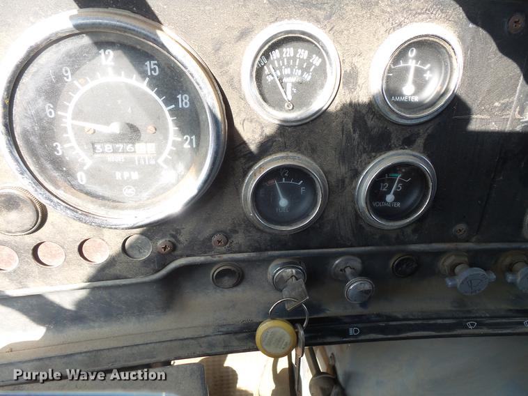 image for item DV9518 1984 GMC Brigadier flatbed truck