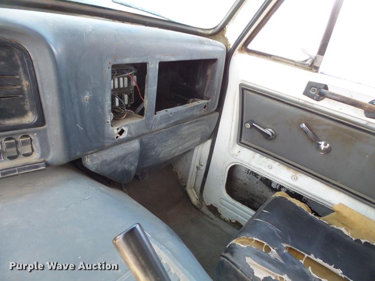 image for item DV9518 1984 GMC Brigadier flatbed truck