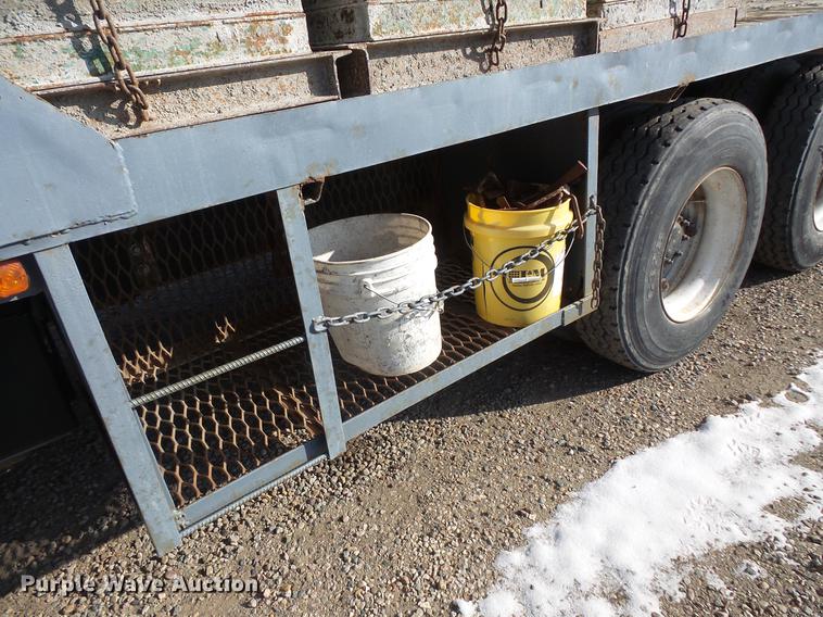 image for item DV9518 1984 GMC Brigadier flatbed truck