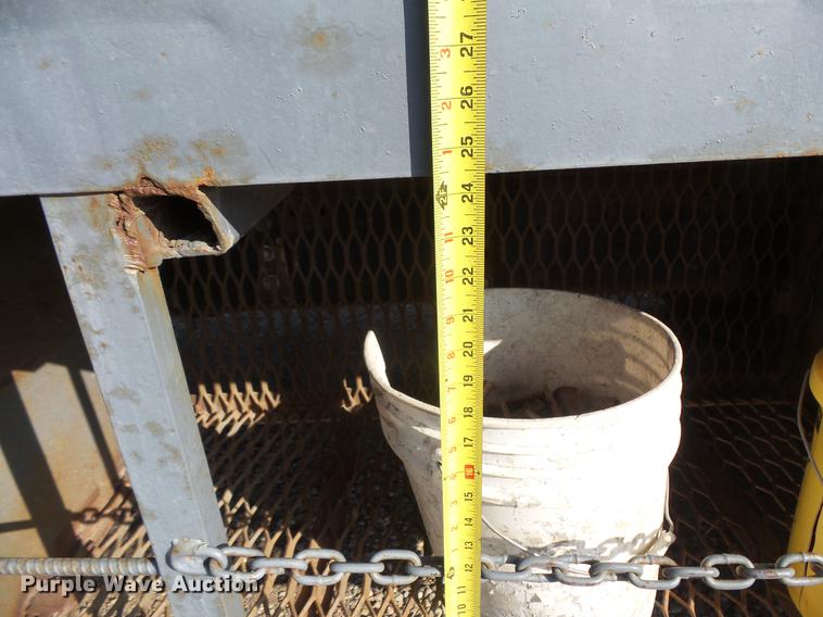 image for item DV9518 1984 GMC Brigadier flatbed truck