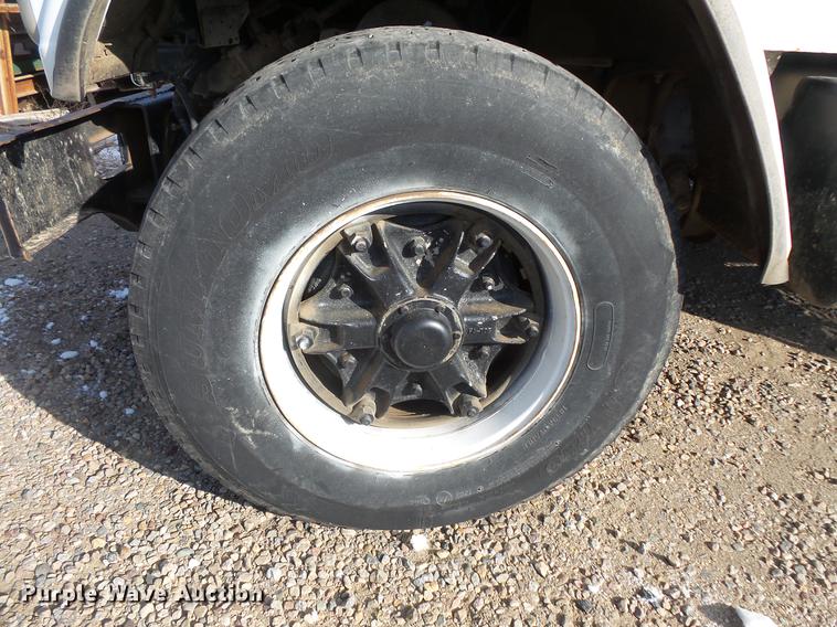 image for item DV9518 1984 GMC Brigadier flatbed truck