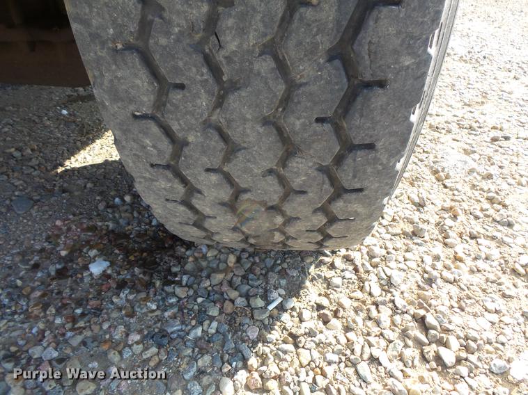 image for item DV9518 1984 GMC Brigadier flatbed truck