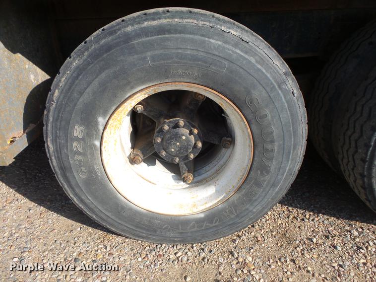 image for item DV9518 1984 GMC Brigadier flatbed truck