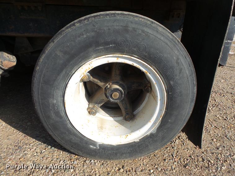 image for item DV9518 1984 GMC Brigadier flatbed truck