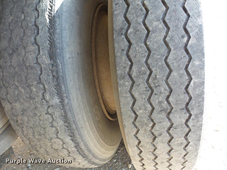 image for item DV9518 1984 GMC Brigadier flatbed truck