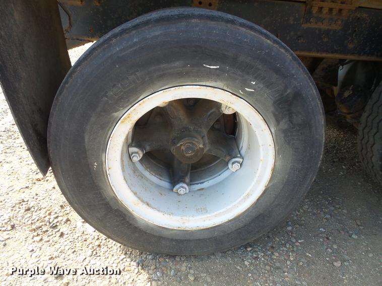 image for item DV9518 1984 GMC Brigadier flatbed truck