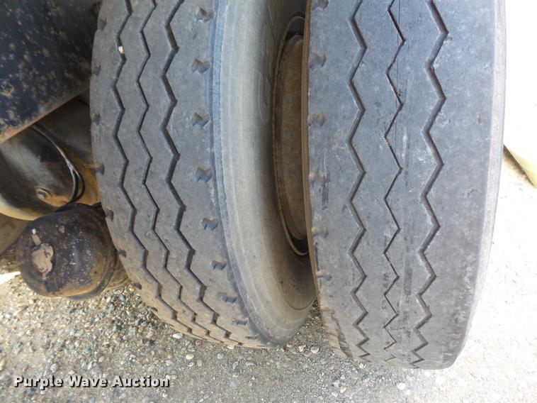 image for item DV9518 1984 GMC Brigadier flatbed truck