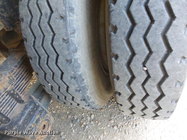 image for item DV9518 1984 GMC Brigadier flatbed truck