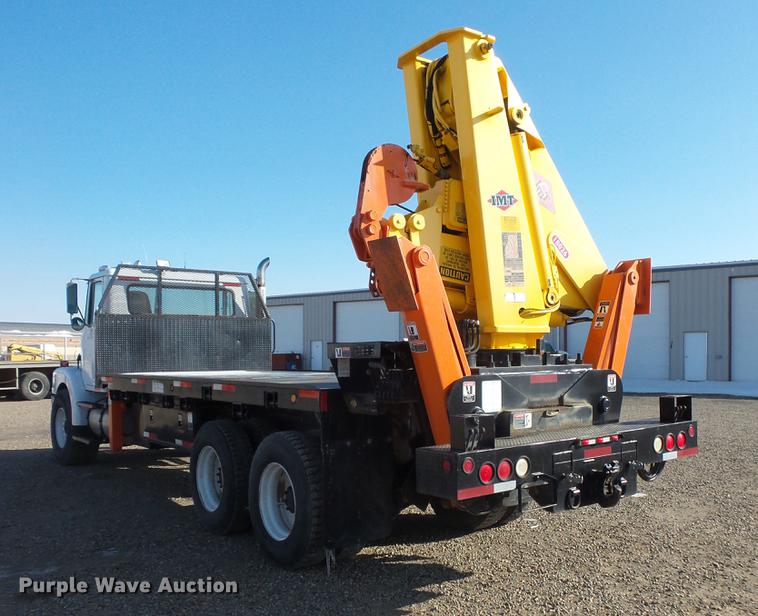 image for item DV9520 1991 Volvo WG flatbed truck with crane