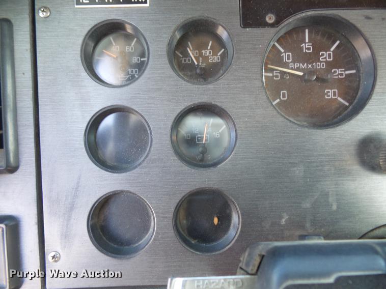 image for item DV9520 1991 Volvo WG flatbed truck with crane