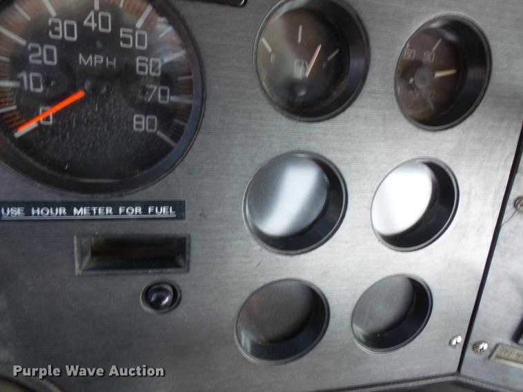 image for item DV9520 1991 Volvo WG flatbed truck with crane