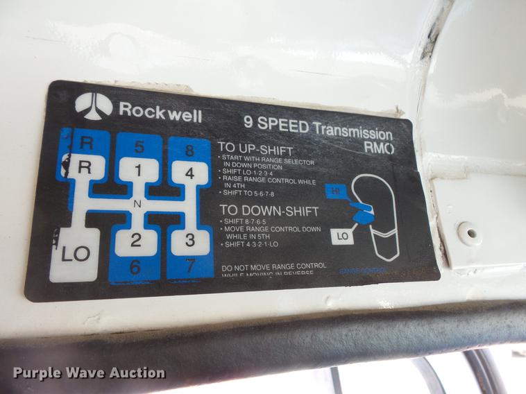 image for item DV9520 1991 Volvo WG flatbed truck with crane