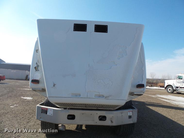 image for item DV9520 1991 Volvo WG flatbed truck with crane