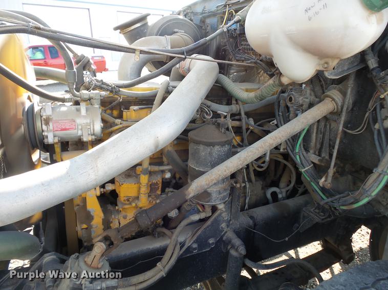 image for item DV9520 1991 Volvo WG flatbed truck with crane