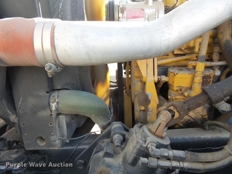 image for item DV9520 1991 Volvo WG flatbed truck with crane