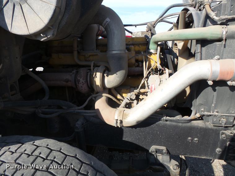 image for item DV9520 1991 Volvo WG flatbed truck with crane