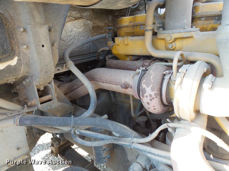 image for item DV9520 1991 Volvo WG flatbed truck with crane