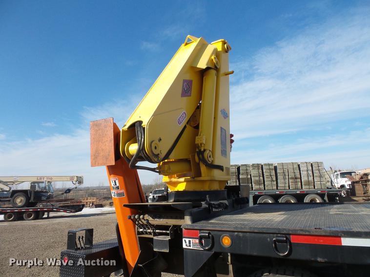 image for item DV9520 1991 Volvo WG flatbed truck with crane
