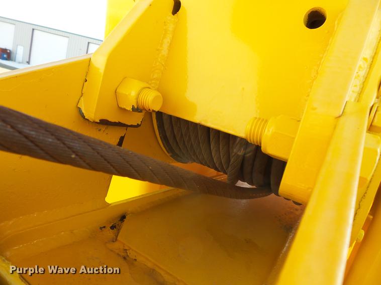 image for item DV9520 1991 Volvo WG flatbed truck with crane