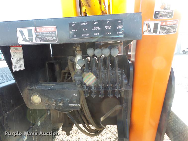 image for item DV9520 1991 Volvo WG flatbed truck with crane