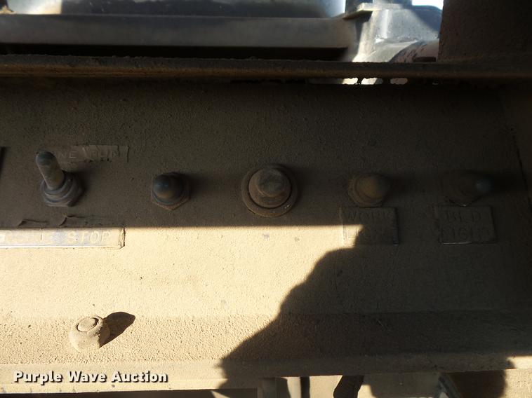 image for item DV9520 1991 Volvo WG flatbed truck with crane