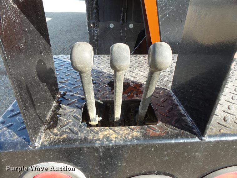 image for item DV9520 1991 Volvo WG flatbed truck with crane