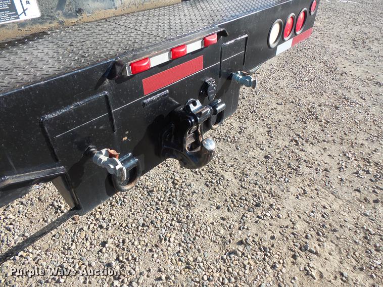 image for item DV9520 1991 Volvo WG flatbed truck with crane