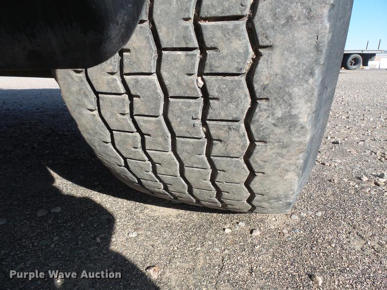 image for item DV9520 1991 Volvo WG flatbed truck with crane