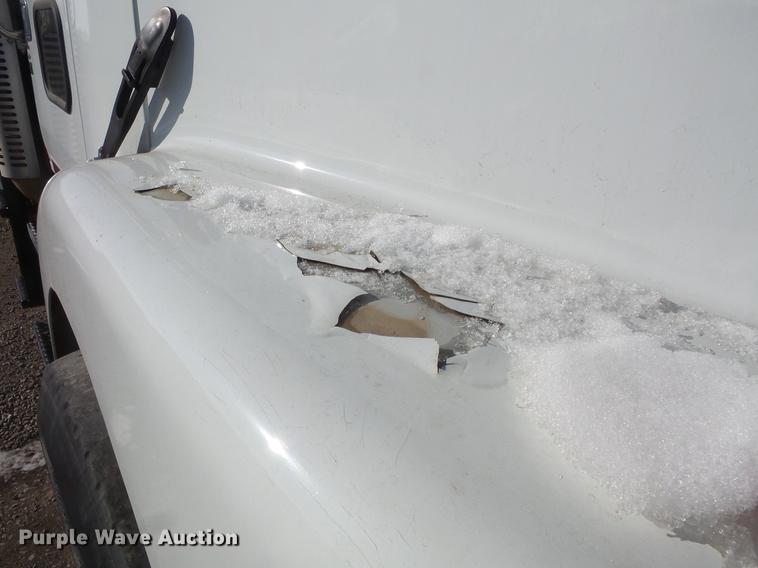 image for item DV9520 1991 Volvo WG flatbed truck with crane