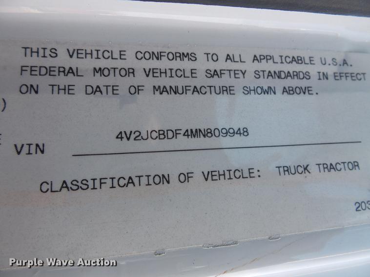 image for item DV9520 1991 Volvo WG flatbed truck with crane