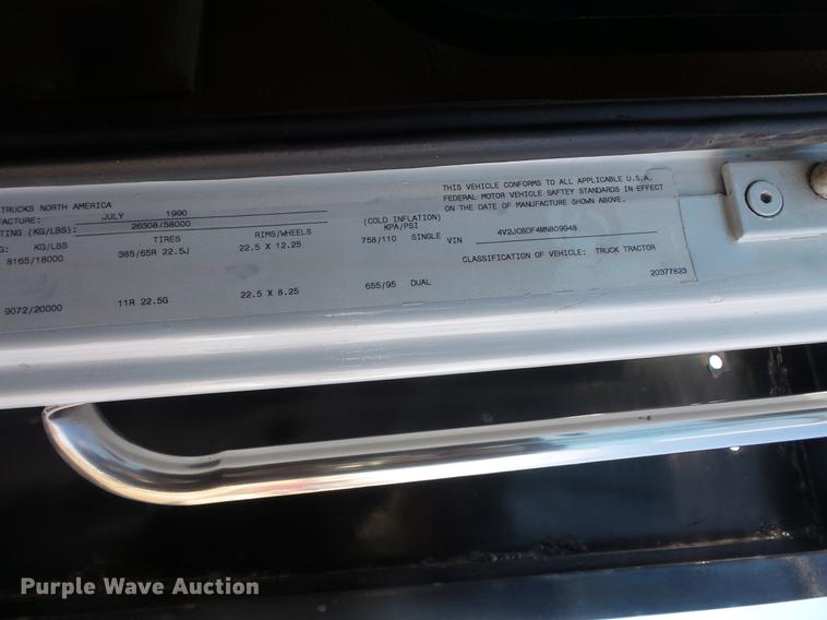 image for item DV9520 1991 Volvo WG flatbed truck with crane