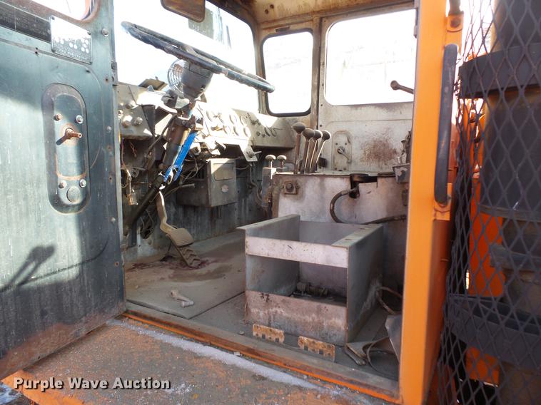 image for item DV9522 Tamper EXR rail car mover