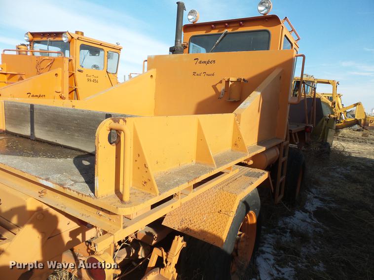 image for item DV9522 Tamper EXR rail car mover