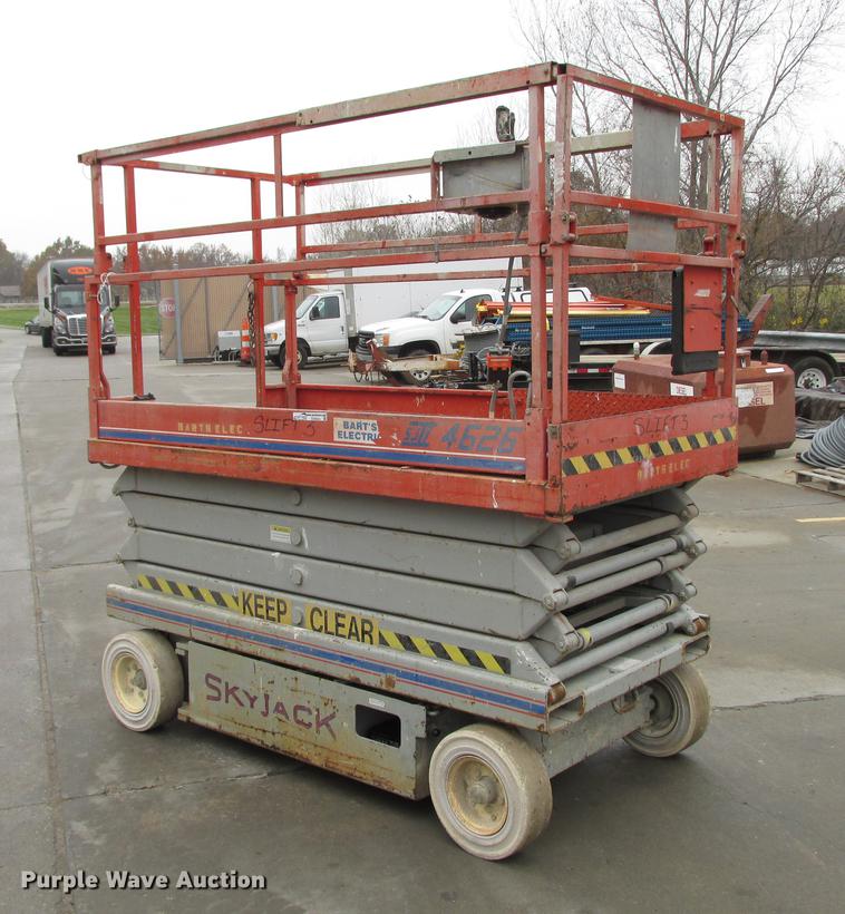 image for item DX9254 1997 Sky Jack SJ-4626 scissor lift