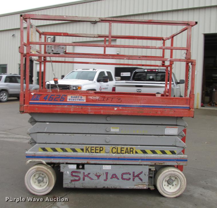 image for item DX9254 1997 Sky Jack SJ-4626 scissor lift
