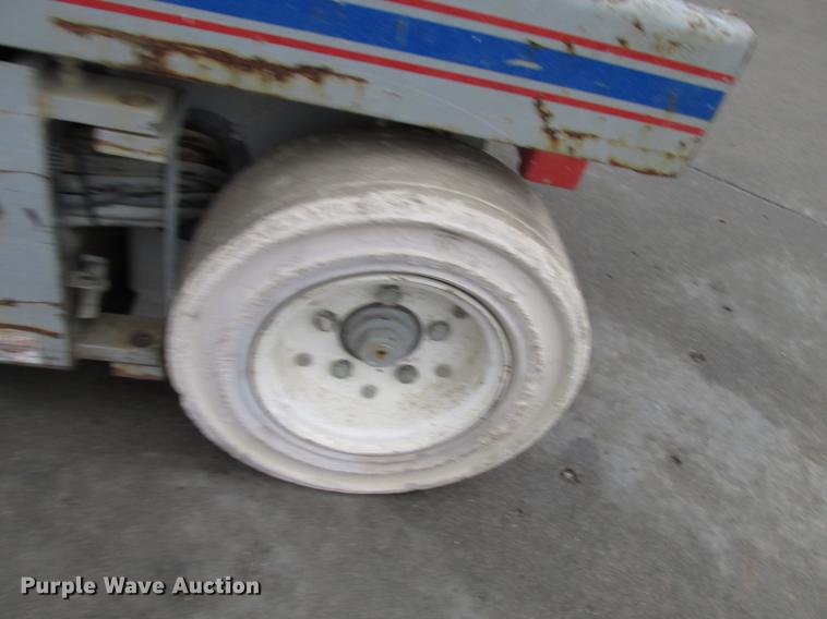 image for item DX9254 1997 Sky Jack SJ-4626 scissor lift