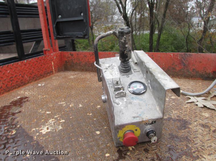 image for item DX9254 1997 Sky Jack SJ-4626 scissor lift