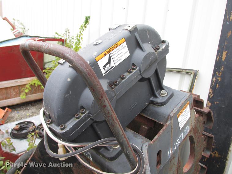 image for item DX9256 Bobcat skid steer vibratory trench roller