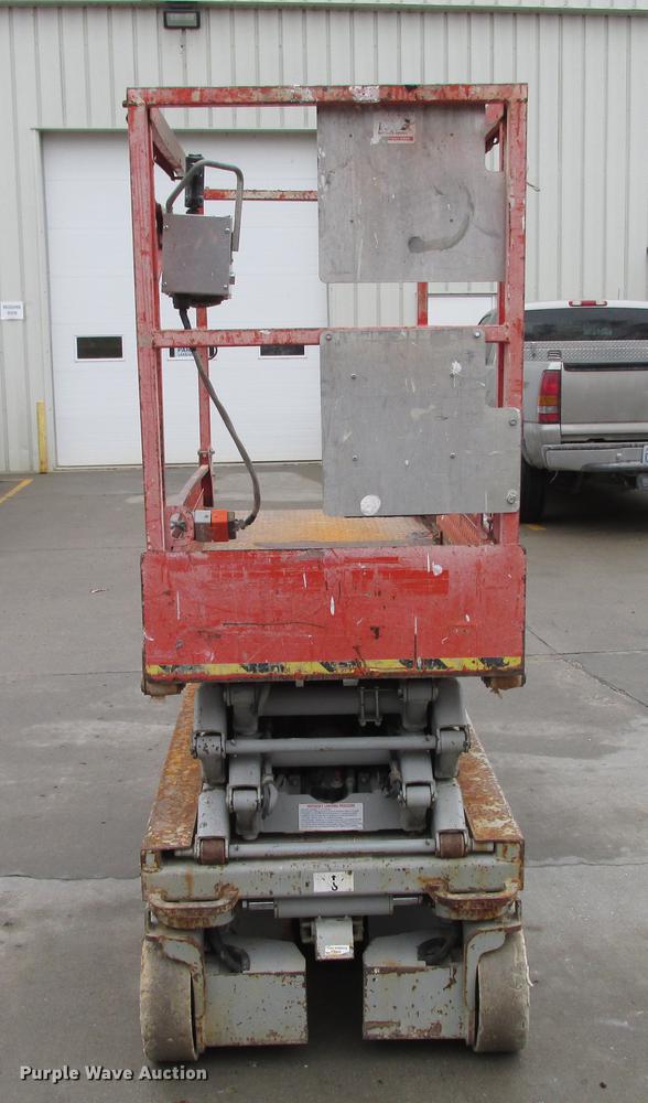 image for item DX9259 2004 Sky Jack SJIII 3219 scissor lift