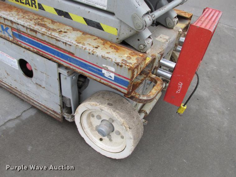 image for item DX9259 2004 Sky Jack SJIII 3219 scissor lift