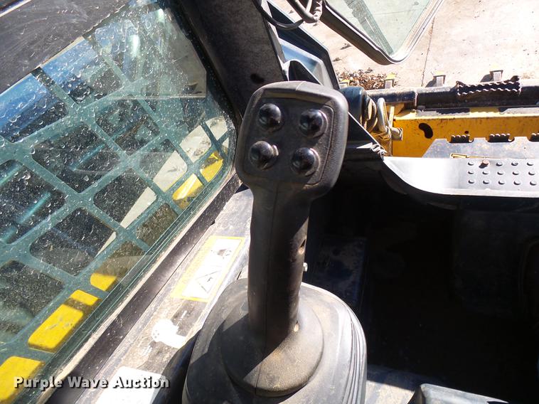 image for item DX9260 2012 John Deere 329D skid steer